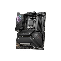 MSI | MPG X670E CARBON WIFI | Processor family AMD | Processor socket AM5 | DDR5 DIMM | Memory slots 4
